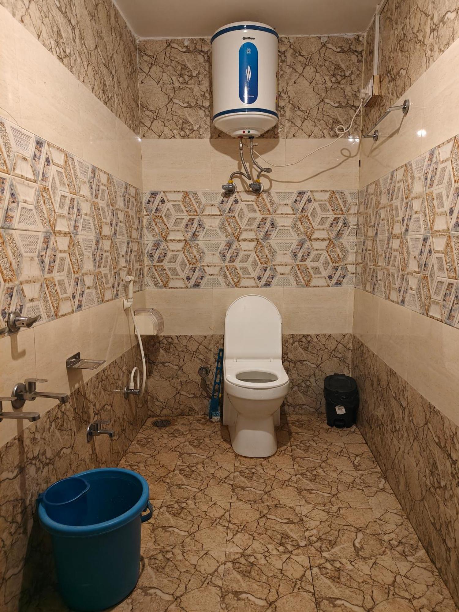 بيت شباب وبرز توش Tosh المظهر الخارجي الصورة